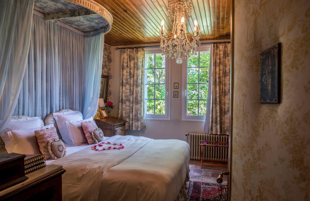 Maison d'hôtes Château De L'abbaye - Les Collectionneurs 4*