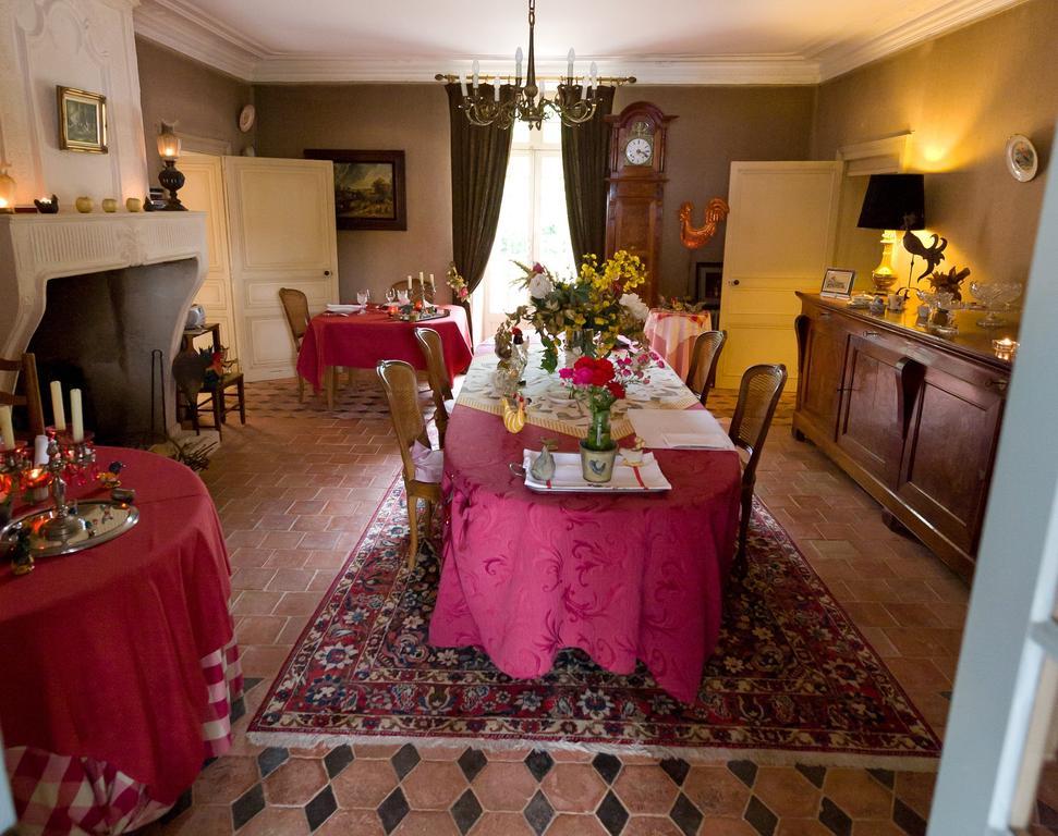 Maison d'hôtes Château De L'abbaye - Les Collectionneurs Moreilles